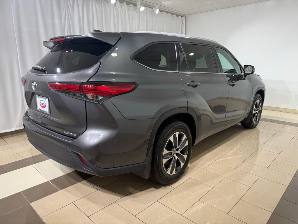 2022 Toyota Highlander XLE 6