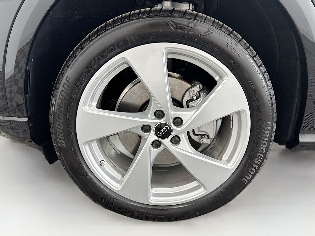 Thumbnail: 2025 Audi Q5 - 30