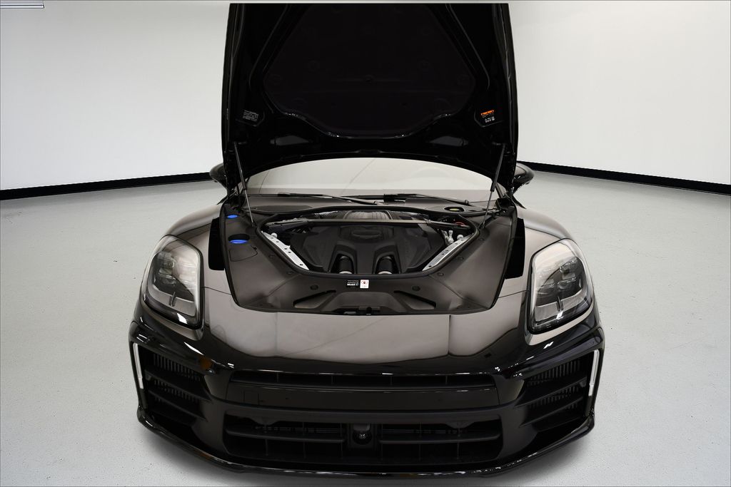 Thumbnail: 2026 Porsche Panamera - 13