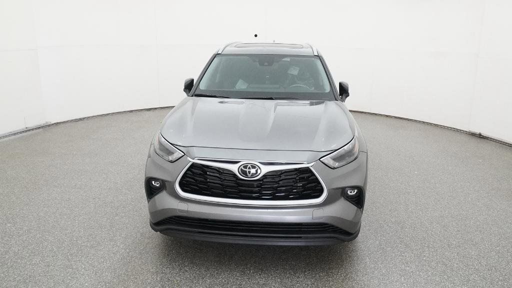 Thumbnail: 2025 Toyota Highlander - 30
