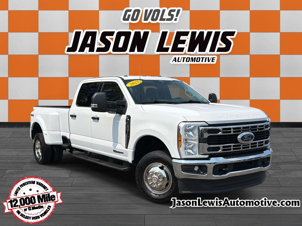 Oxford White 2025 Ford F-350 Super Duty Pickup Truck Four-Wheel Drive Automatic