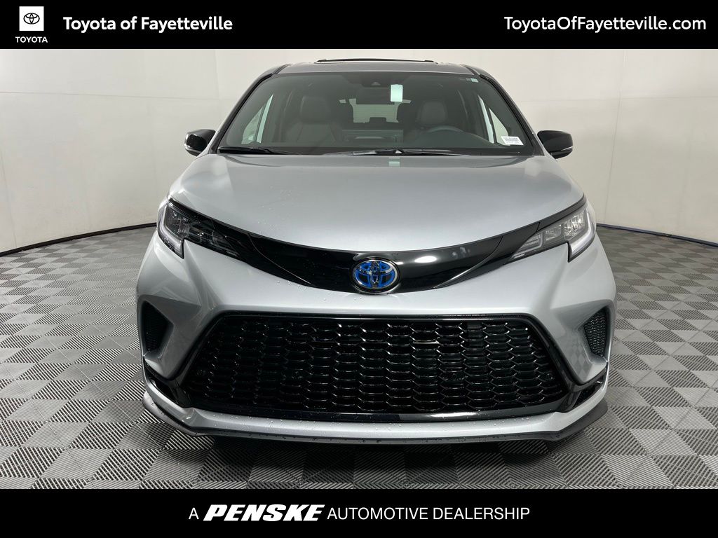 2025 Toyota Sienna XSE 21