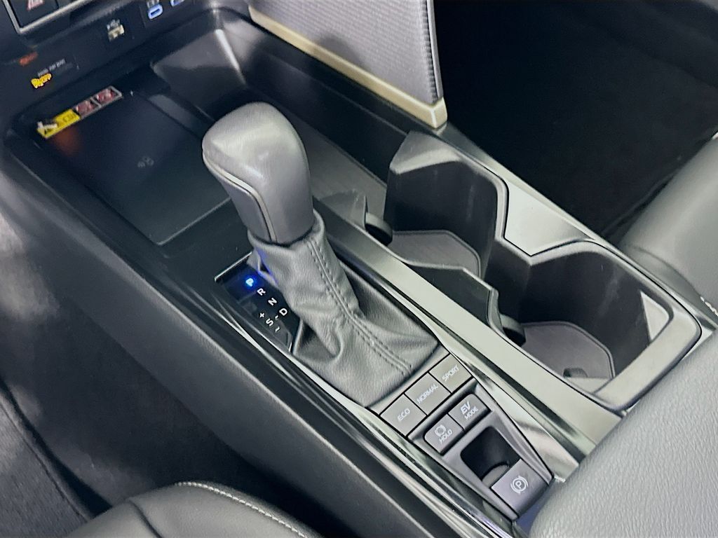 Thumbnail: 2025 Toyota Camry - 16