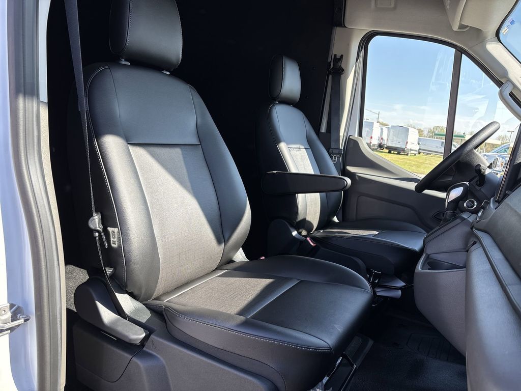 New 2026 Oxford White Ford Cargo Van image 22
