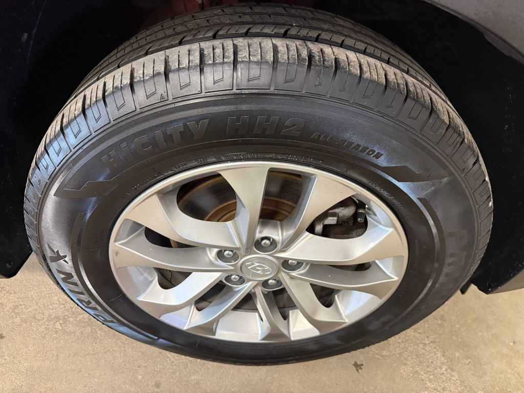 used 2019 Hyundai Santa Fe car, priced at $14,557