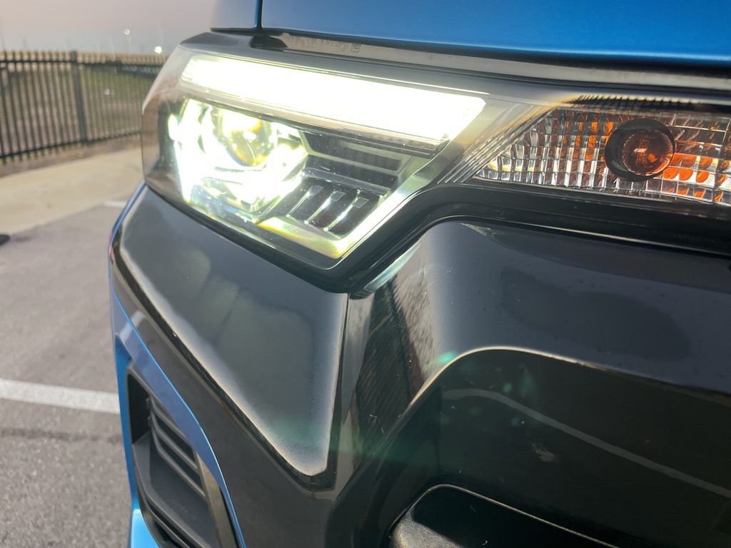 Thumbnail: 2023 Chevrolet Colorado - 13