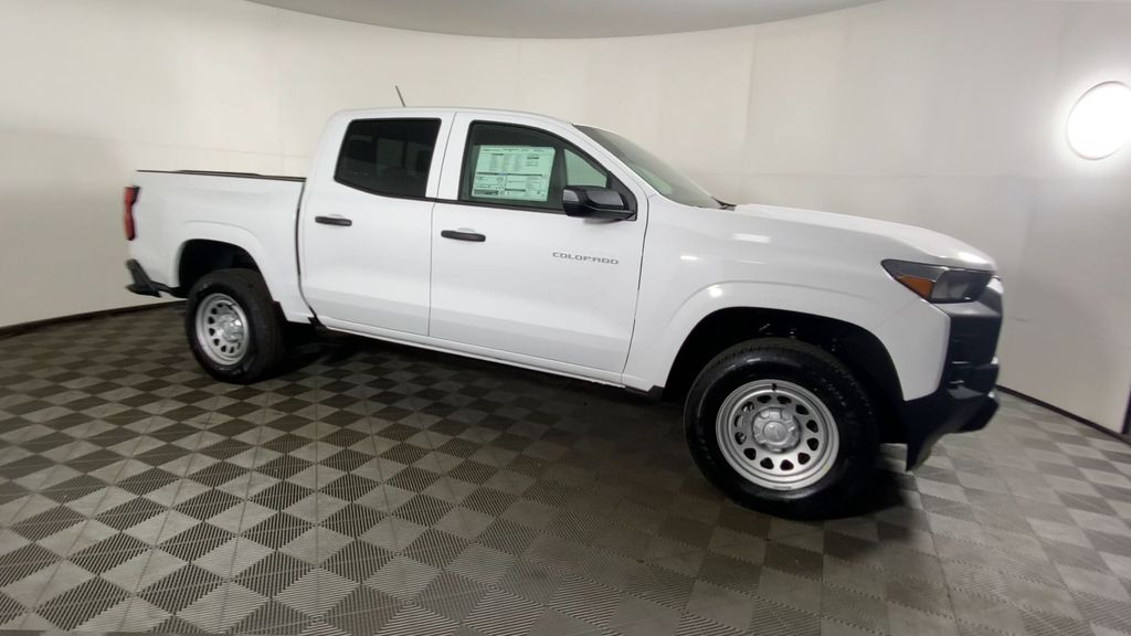 2025 Chevrolet Colorado Work Truck photo
