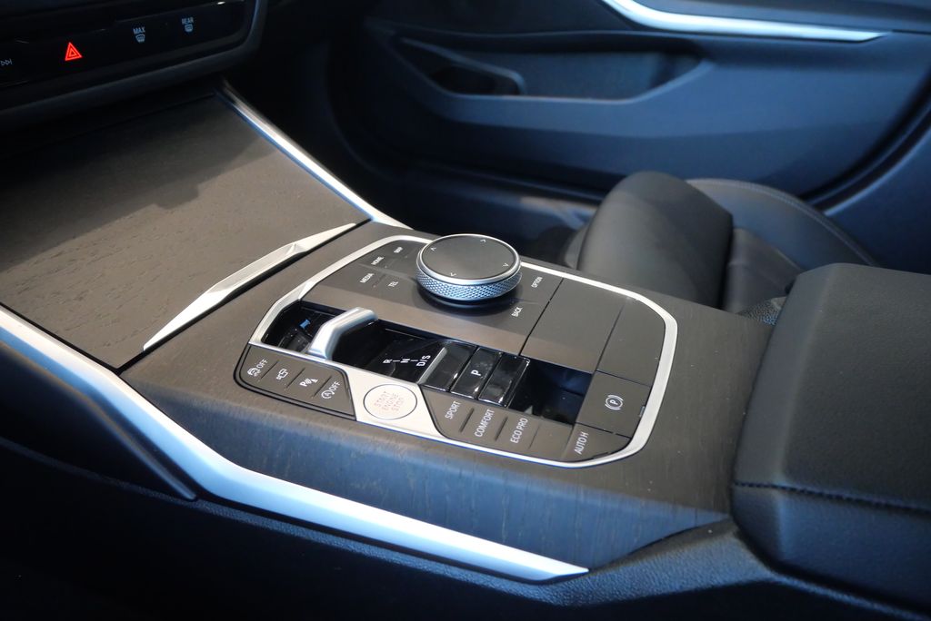 2024 BMW 3 Series 330i 23