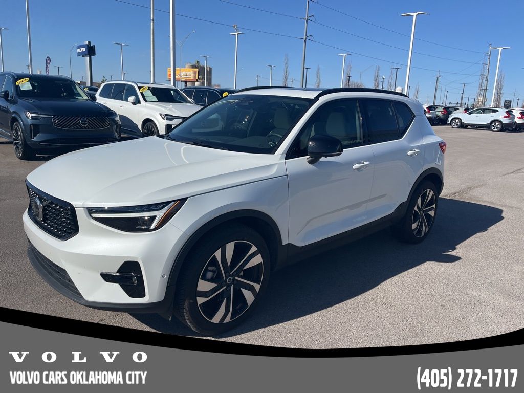 2023 Volvo XC40 Ultimate