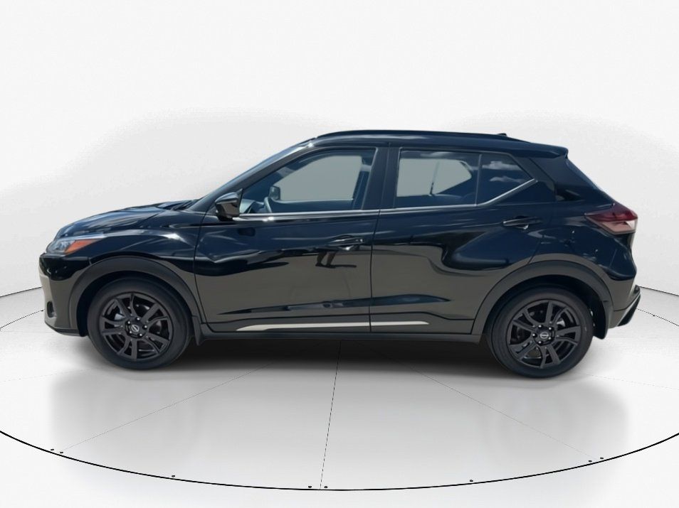 2023 Super Black Nissan Kicks SR FWD SUV
