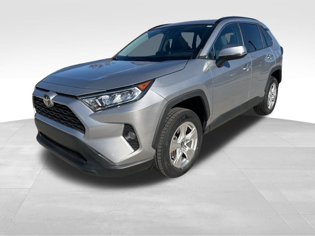 2021 Toyota RAV4 XLE 3