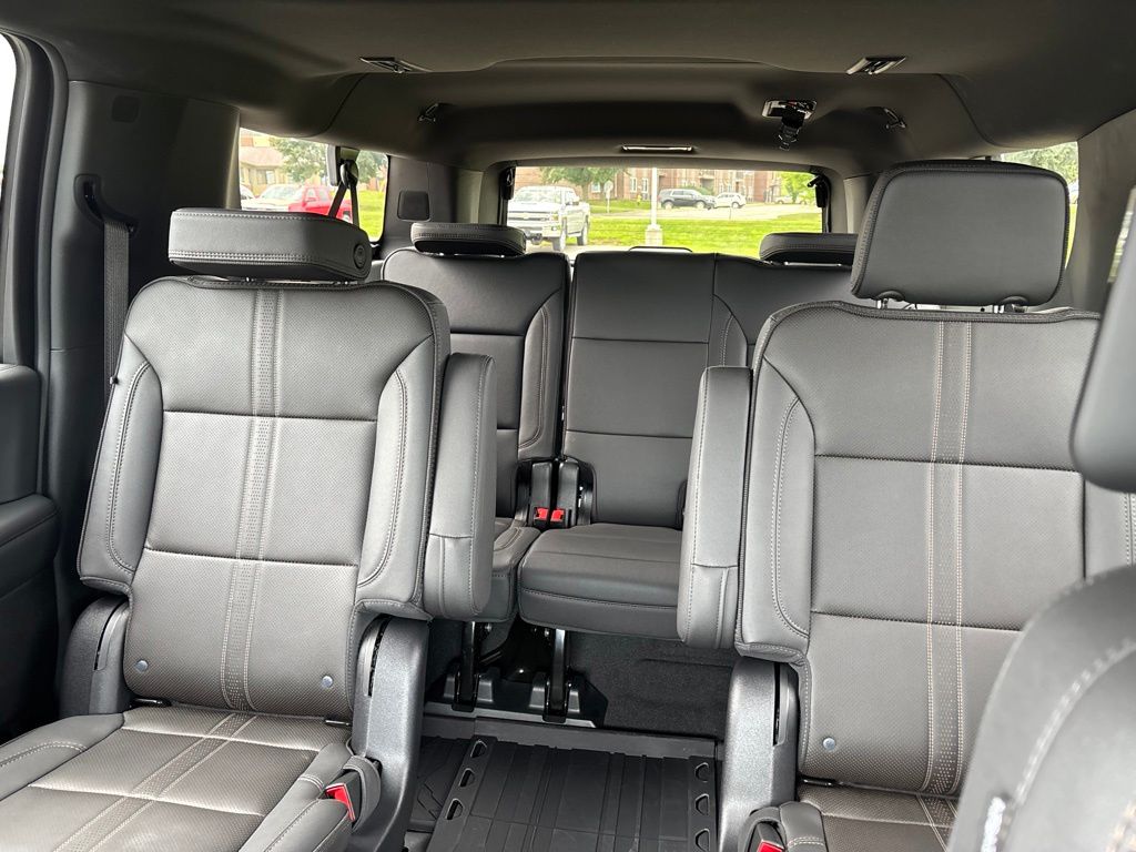 Used 2025 Chevrolet Suburban SUV