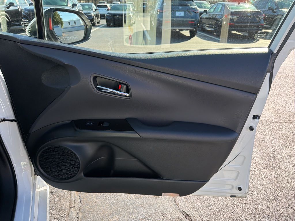 Thumbnail: 2021 Toyota Prius - 25