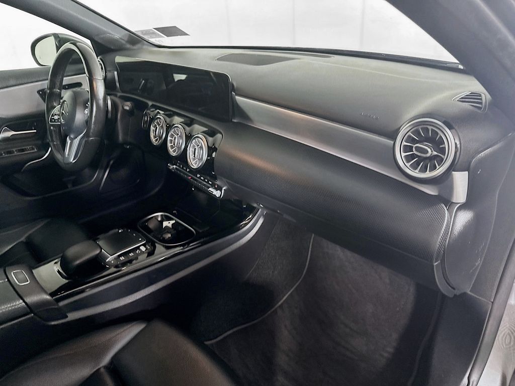 Used 2021 Gray Mercedes-Benz A 220 image 31