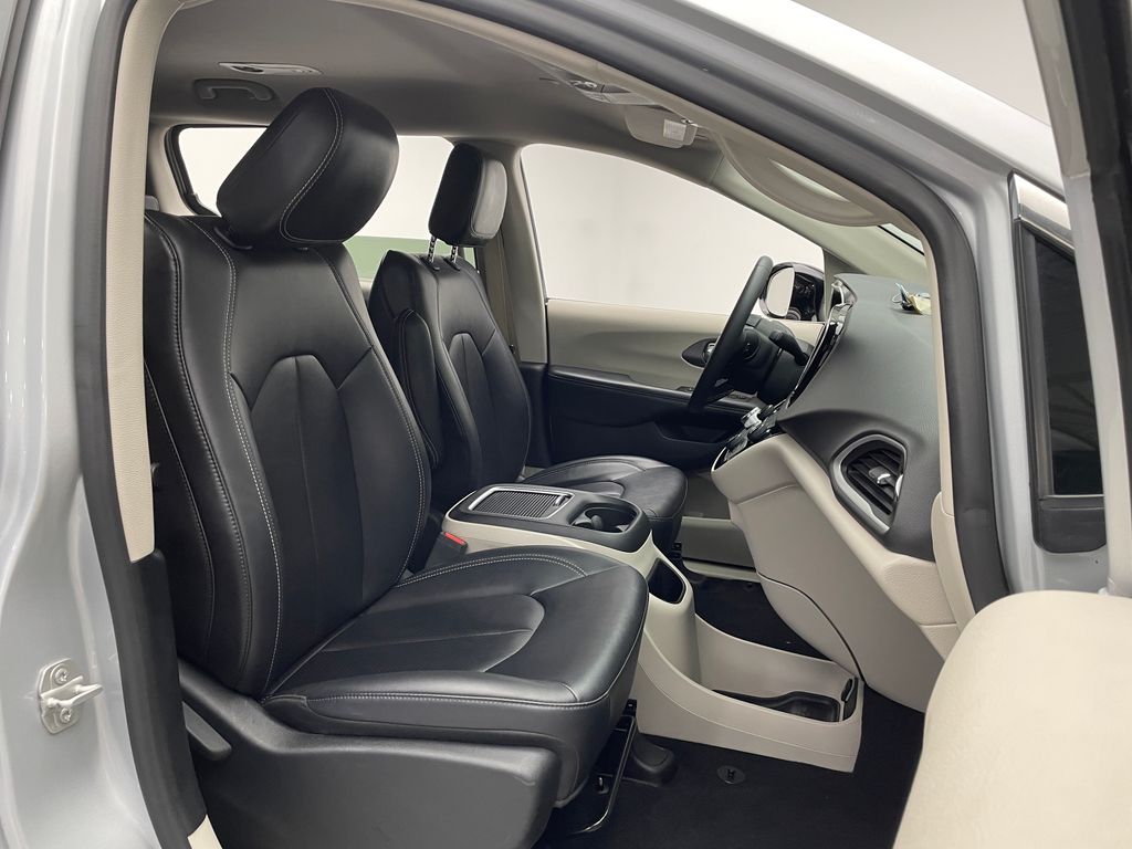 Thumbnail: 2024 Chrysler Pacifica - 18