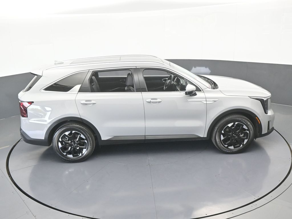 Used 2025 Wolf Gray Kia S image 57