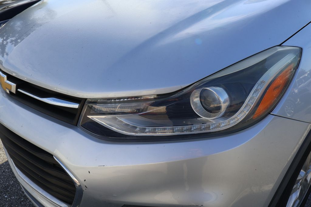 Thumbnail: 2019 Chevrolet Trax - 3