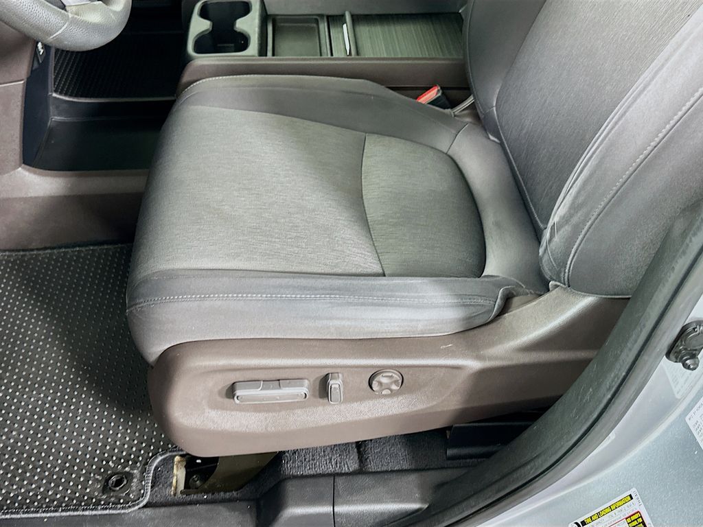 Thumbnail: 2019 Honda Odyssey - 19