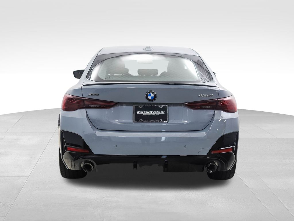 Thumbnail: 2026 BMW 4 Series - 4