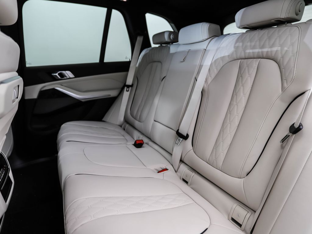 Thumbnail: 2026 BMW X5 - 23