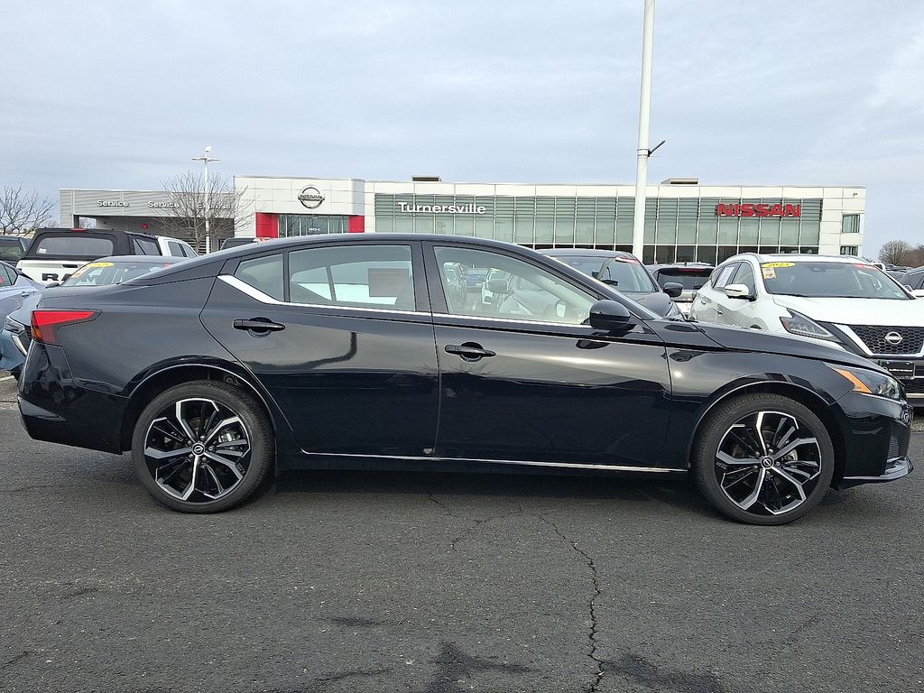 Thumbnail: 2025 Nissan Altima - 7