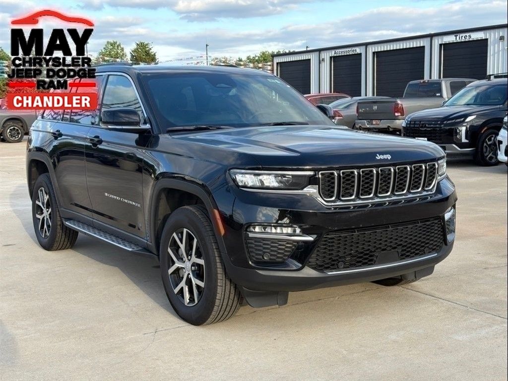 Diamond Black Crystal Pearlcoat 2025 Jeep Grand Cherokee Limited 4WD SUV / Crossover Four-Wheel Drive 8-Speed Automatic
