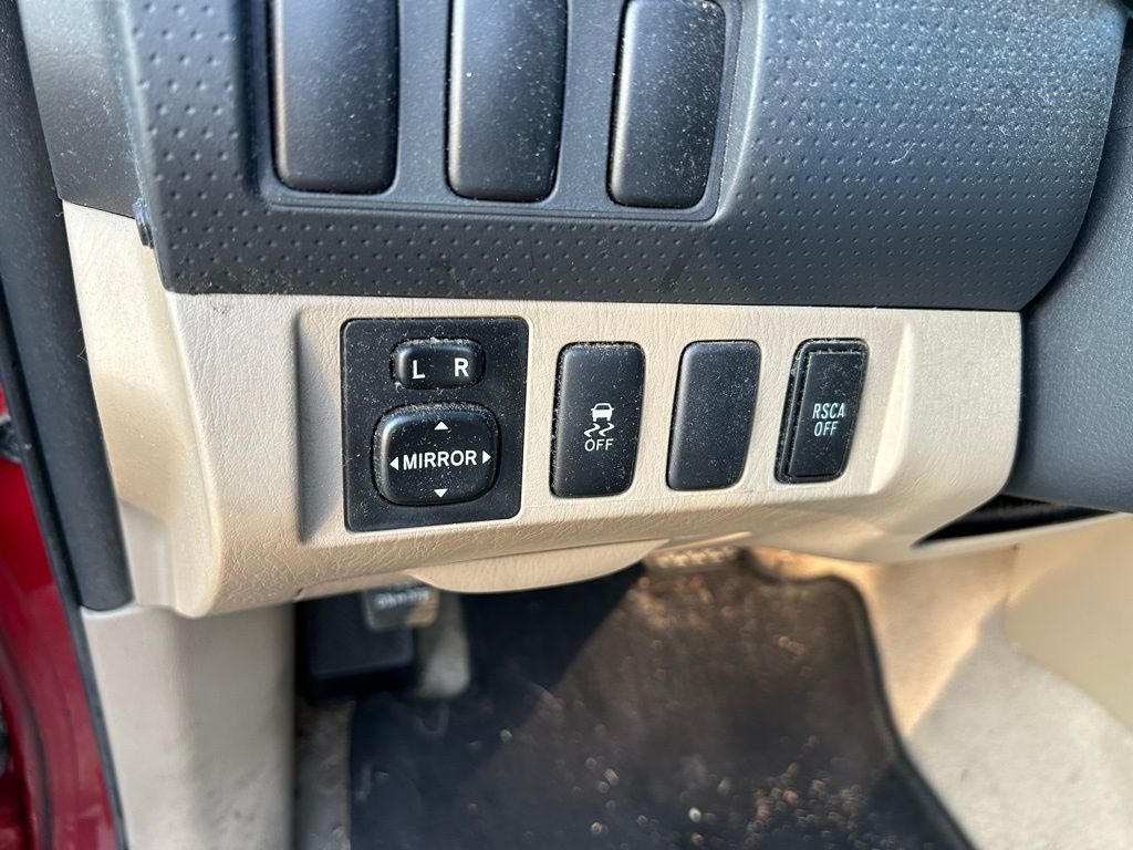 Thumbnail: 2010 Toyota Tacoma - 16