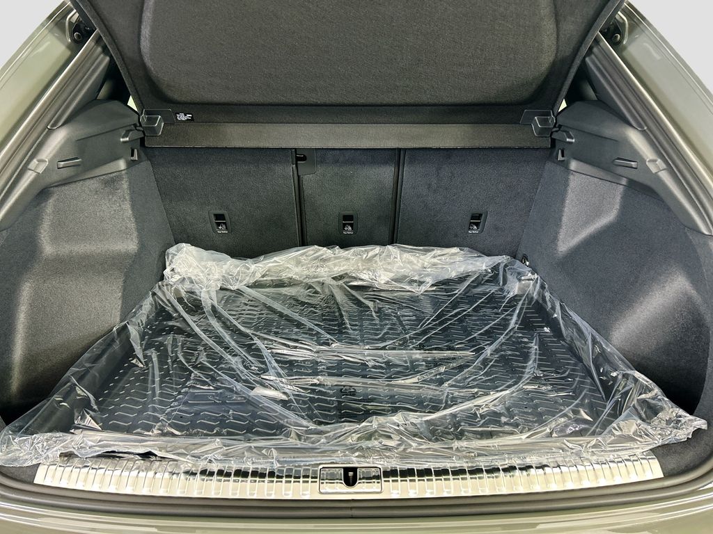 Thumbnail: 2025 Audi Q3 - 26