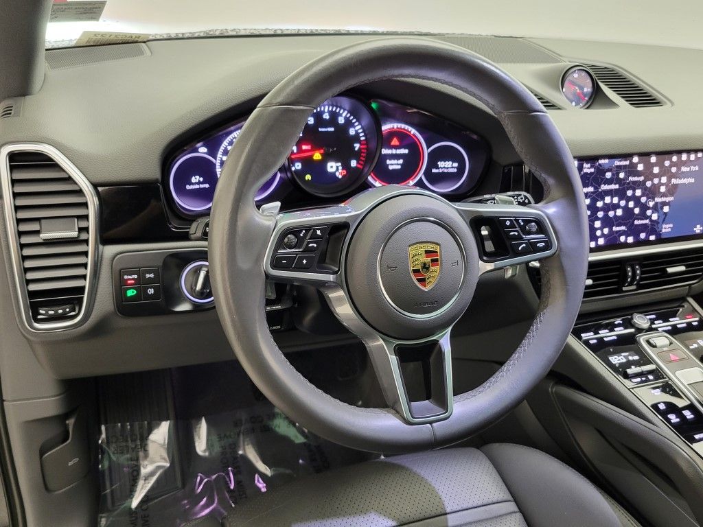 Thumbnail: 2022 Porsche Cayenne - 25