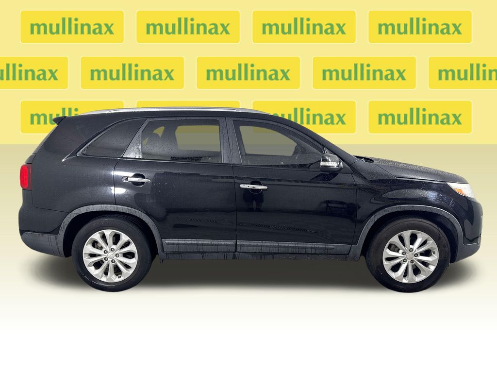 Used 2014 Black Kia EX image 2