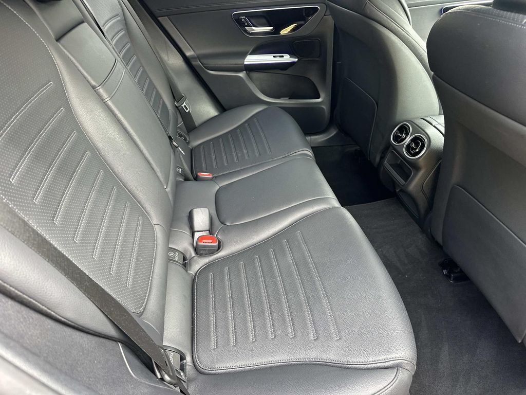 Thumbnail: 2025 Mercedes-Benz GLC - 23