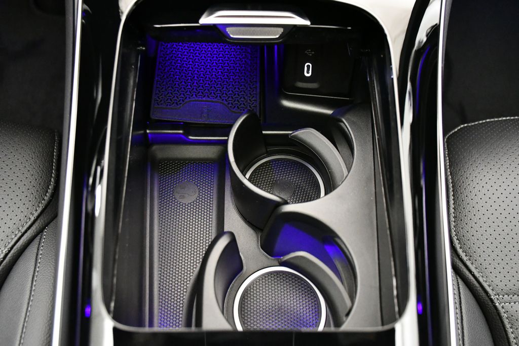 2025 Mercedes-Benz GLC 300 29