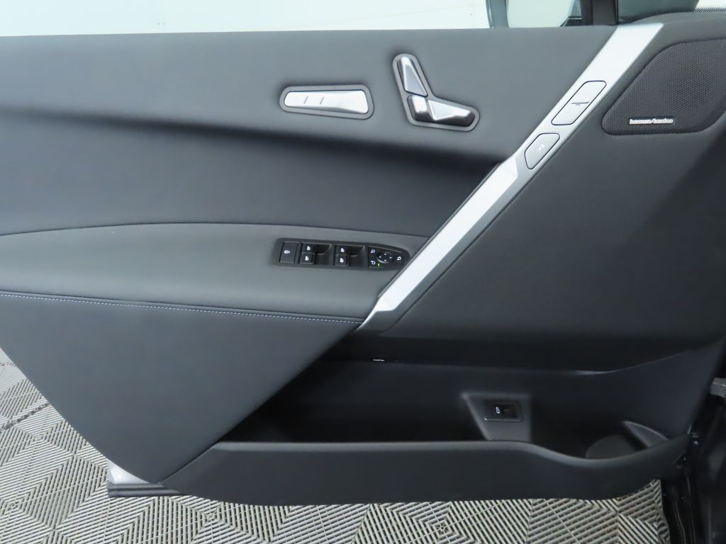 Thumbnail: 2026 BMW iX - 25