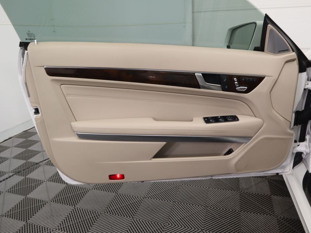 Thumbnail: 2014 Mercedes-Benz E-Class - 25