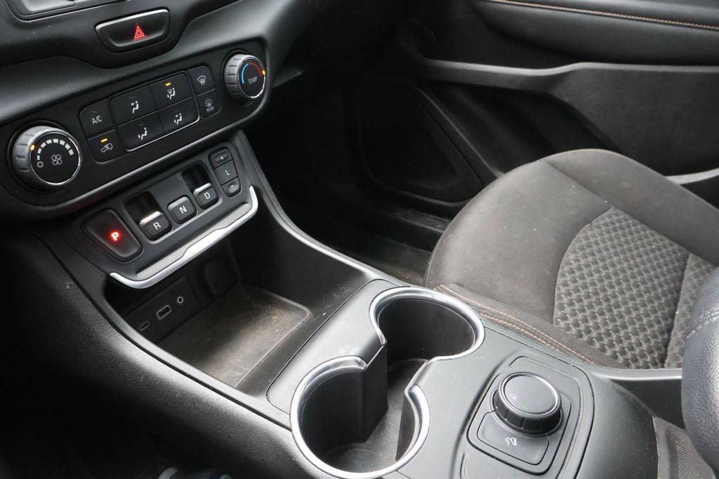 Thumbnail: 2018 GMC Terrain - 25