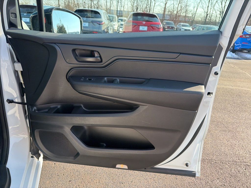 Thumbnail: 2023 Honda Odyssey - 28