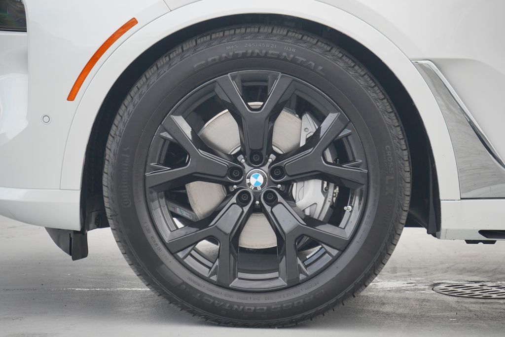2025 BMW X7 xDrive40i 5
