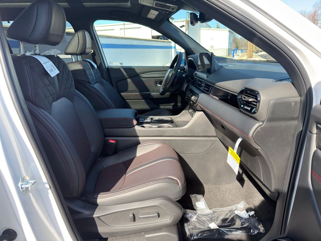 Thumbnail: 2026 Honda Pilot - 27