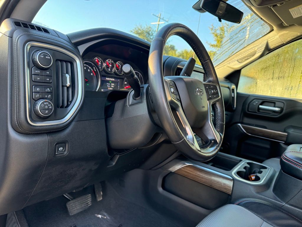 2020 Chevrolet Silverado 1500 RST 33