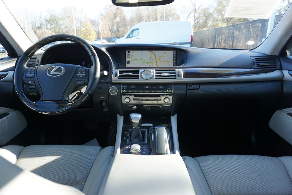 Thumbnail: 2016 Lexus LS - 15