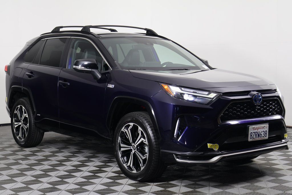 Thumbnail: 2022 Toyota RAV4 - 3