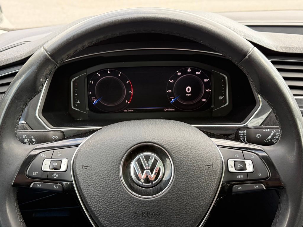 Used 2020 Silver Volkswagen 2.0T SEL image 37