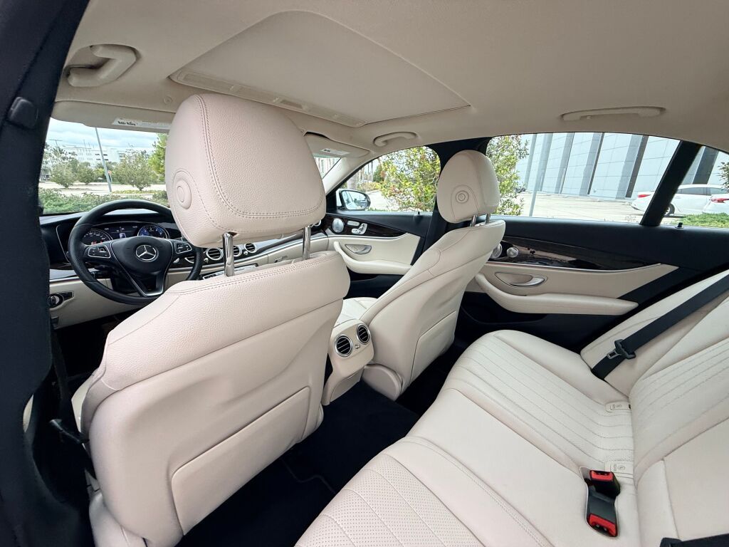 Thumbnail: 2017 Mercedes-Benz E-Class - 19