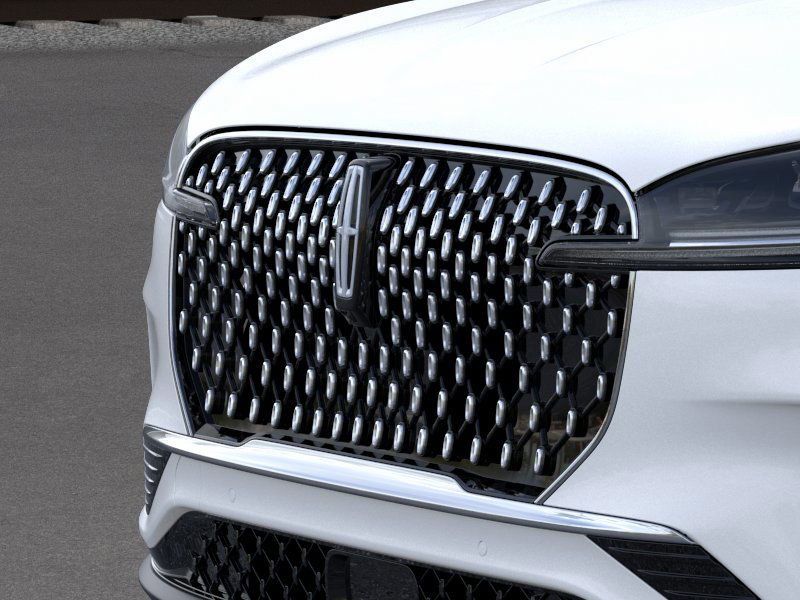 Thumbnail: 2026 Lincoln Aviator - 17