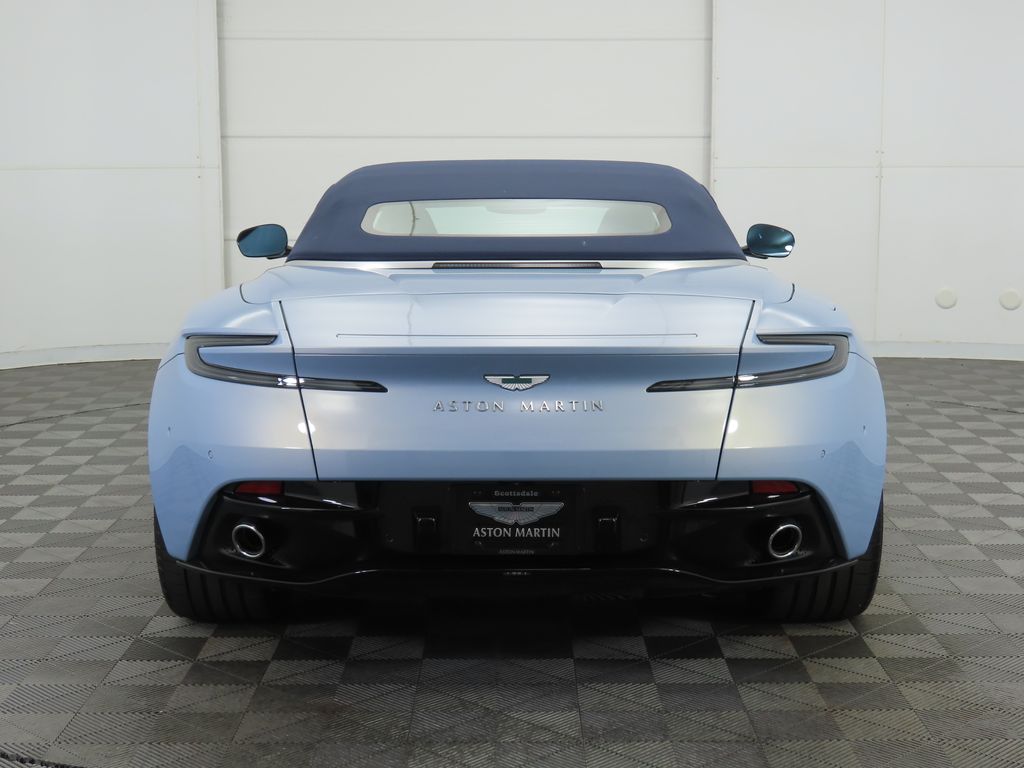 2025 Aston Martin DB12  14