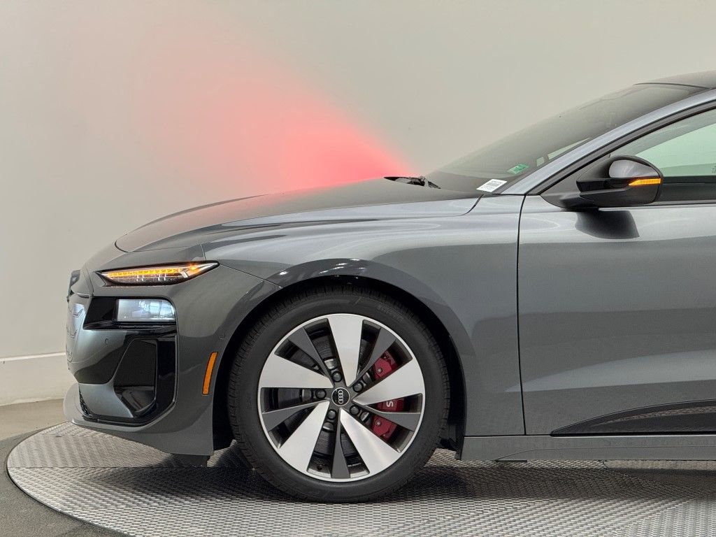 Thumbnail: 2025 Audi e-tron S - 8