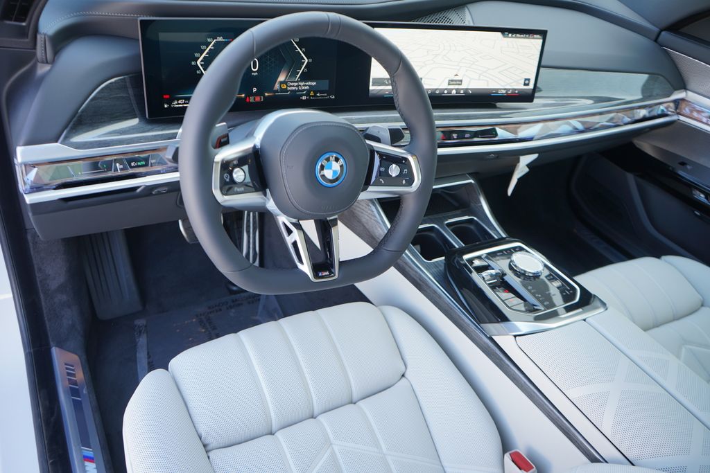 Thumbnail: 2025 BMW 7 Series - 14