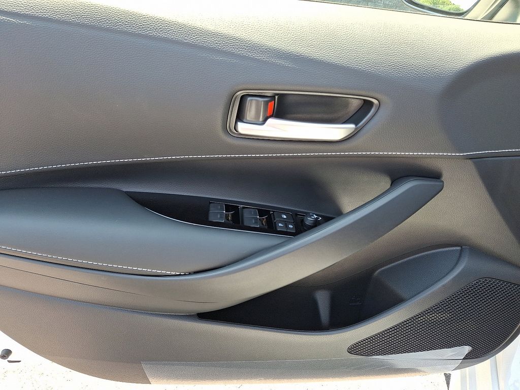 Thumbnail: 2025 Toyota Corolla - 8