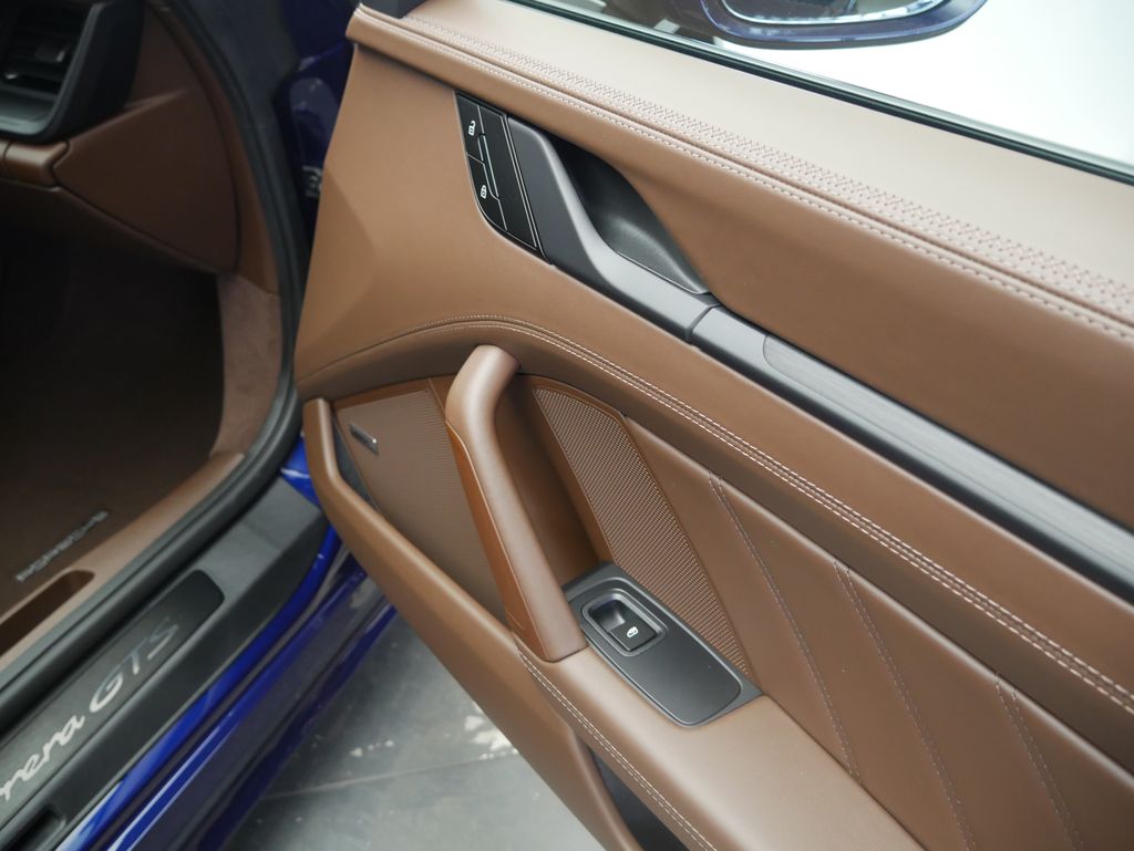 Thumbnail: 2026 Porsche 911 - 10