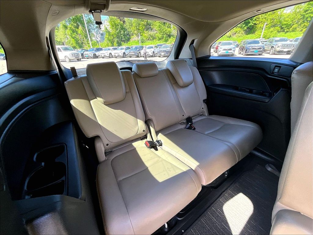 2021 Honda Odyssey — photo 17